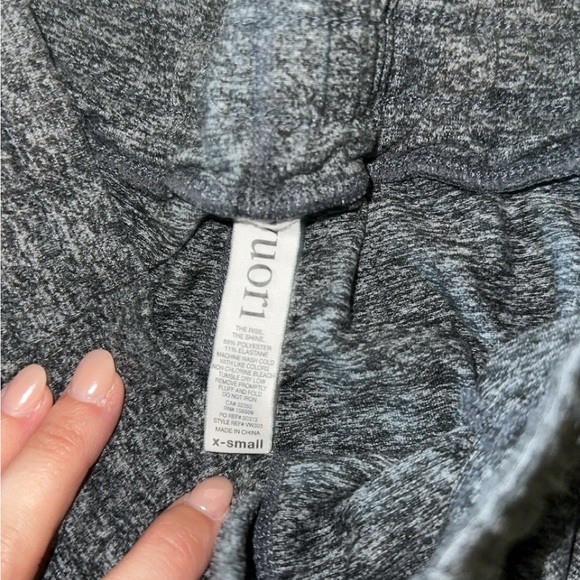 Vuori Performance Jogger - size xs - heather gray - pre owned - good condition - Picture 3 of 4